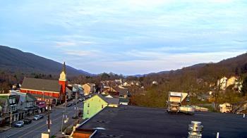 Weather camera view of Line Mountain ES Trevorton.