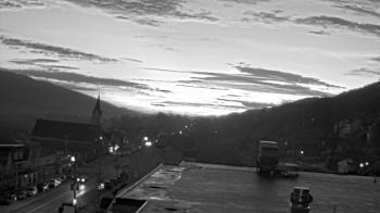 Weather camera view of Line Mountain ES Trevorton.