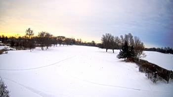 Weather camera view of Village Links of Glen Ellyn.