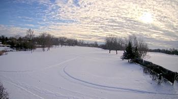 Weather camera view of Village Links of Glen Ellyn.