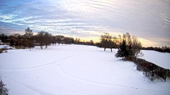 Weather camera view of Village Links of Glen Ellyn.