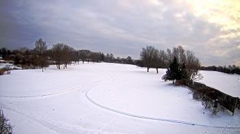 Weather camera view of Village Links of Glen Ellyn.