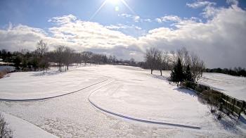 Weather camera view of Village Links of Glen Ellyn.
