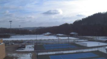 Weather camera view of Kiski Area HS.