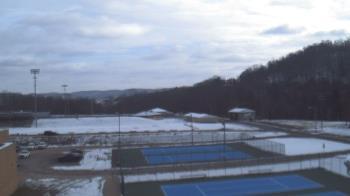 Weather camera view of Kiski Area HS.