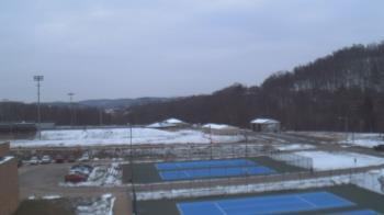 Weather camera view of Kiski Area HS.