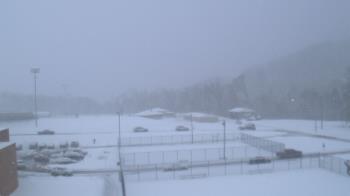 Weather camera view of Kiski Area HS.