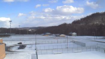Weather camera view of Kiski Area HS.