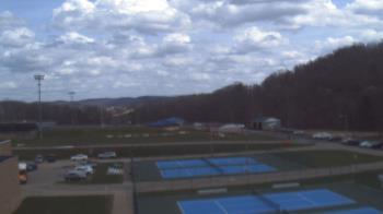 Weather camera view of Kiski Area HS.