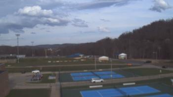 Weather camera view of Kiski Area HS.