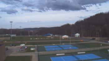 Weather camera view of Kiski Area HS.