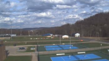 Weather camera view of Kiski Area HS.