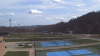 Weather camera view of Kiski Area HS.