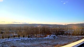 Weather camera view of Wilkes-Barre Area High School.