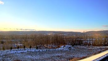 Weather camera view of Wilkes-Barre Area High School.