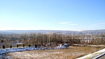 Weather camera view of Wilkes-Barre Area High School.