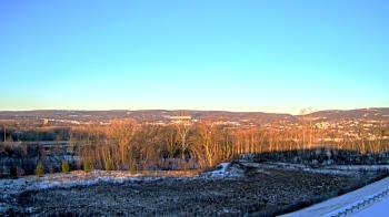 Weather camera view of Wilkes-Barre Area High School.