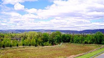 Weather camera view of Wilkes-Barre Area High School.