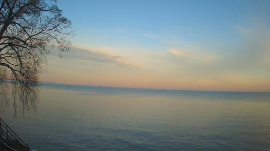 Weather camera view of Forest Lawn Beach.