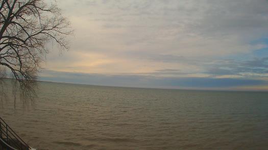 Weather camera view of Forest Lawn Beach.