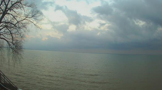 Weather camera view of Forest Lawn Beach.