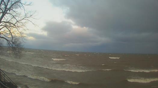 Weather camera view of Forest Lawn Beach.