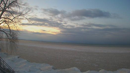 Weather camera view of Forest Lawn Beach.