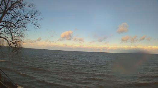 Weather camera view of Forest Lawn Beach.