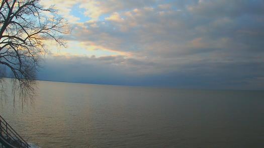 Weather camera view of Forest Lawn Beach.