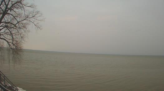 Weather camera view of Forest Lawn Beach.