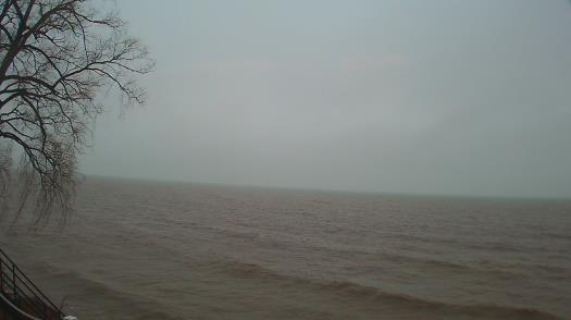 Weather camera view of Forest Lawn Beach.