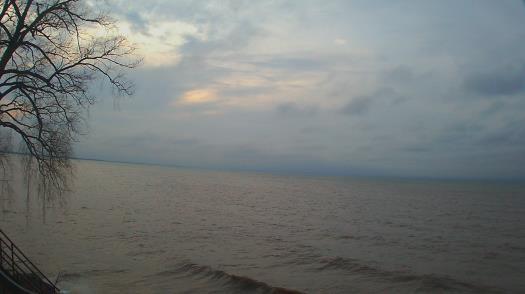 Weather camera view of Forest Lawn Beach.