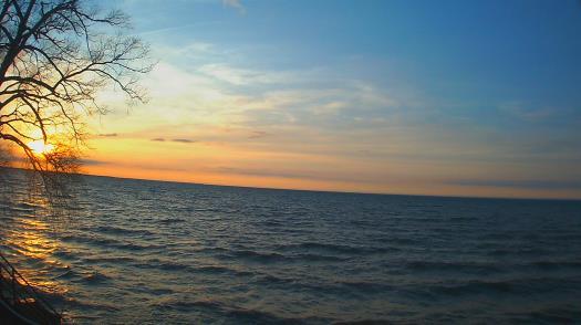 Weather camera view of Forest Lawn Beach.