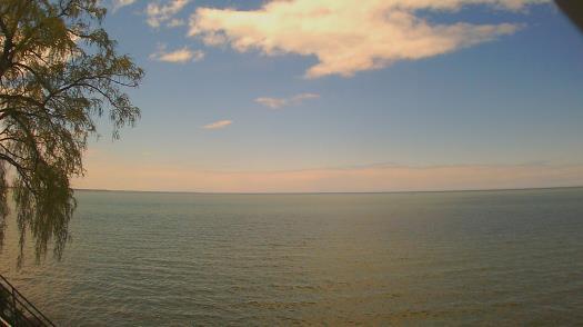 Weather camera view of Forest Lawn Beach.