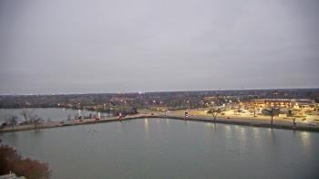 Weather camera view of Commerce Bank.