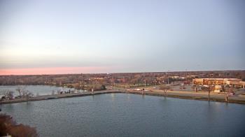 Weather camera view of Commerce Bank.