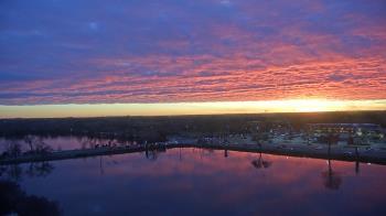 Weather camera view of Commerce Bank.