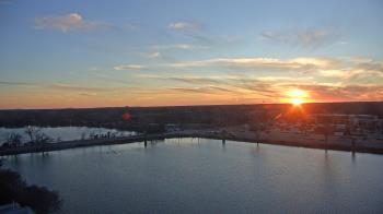 Weather camera view of Commerce Bank.