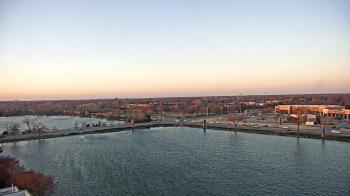 Weather camera view of Commerce Bank.