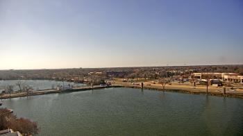 Weather camera view of Commerce Bank.