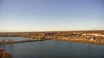 Weather camera view of Commerce Bank.