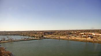 Weather camera view of Commerce Bank.