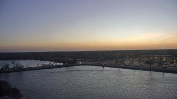 Weather camera view of Commerce Bank.