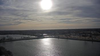 Weather camera view of Commerce Bank.