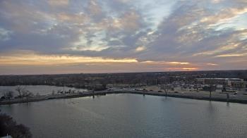 Weather camera view of Commerce Bank.