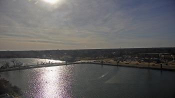 Weather camera view of Commerce Bank.