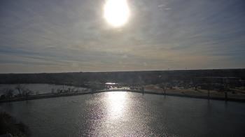 Weather camera view of Commerce Bank.