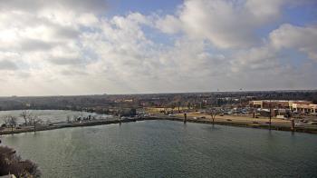 Weather camera view of Commerce Bank.