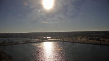 Weather camera view of Commerce Bank.