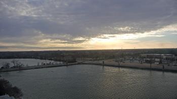 Weather camera view of Commerce Bank.